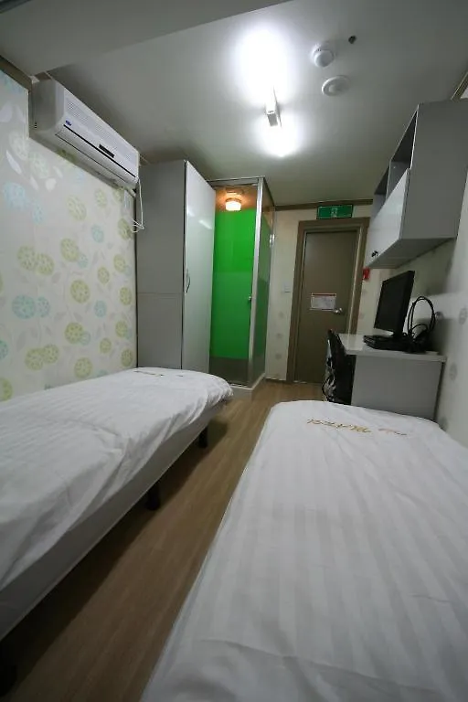 Maru Guesthouse Seoul Station 2*,